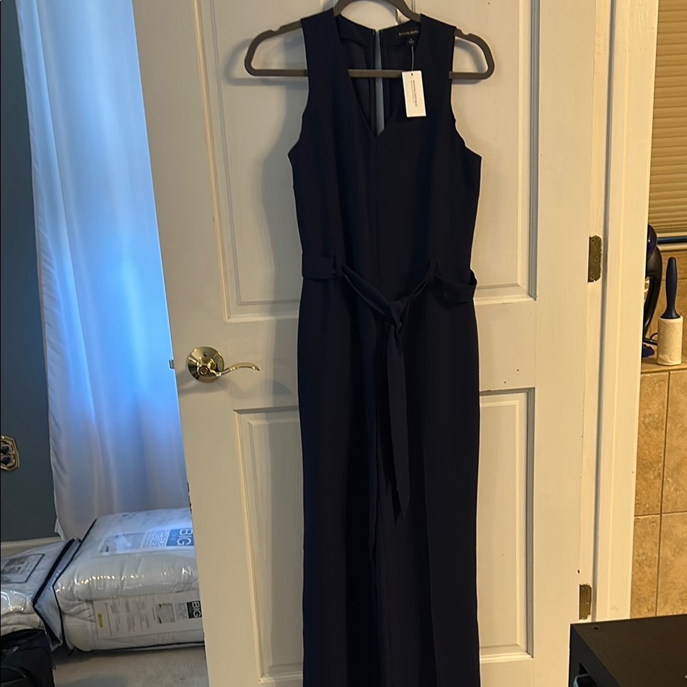 Banana Republic Elegant Navy Sleeveless jumpsuit. Belted with wide leg